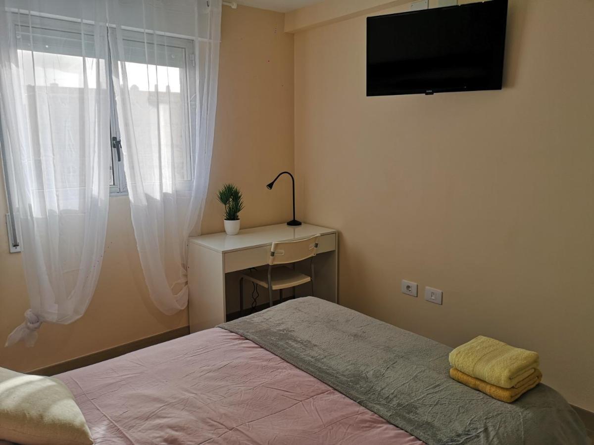 Hostal Mari En La Laguna, Alquiler Habitacion Privada En Hostal, 6 Habitaciones Cerca De La Universidad Y Aeropuerto Norte, 3 Banos Compartidos La Laguna  Exterior foto