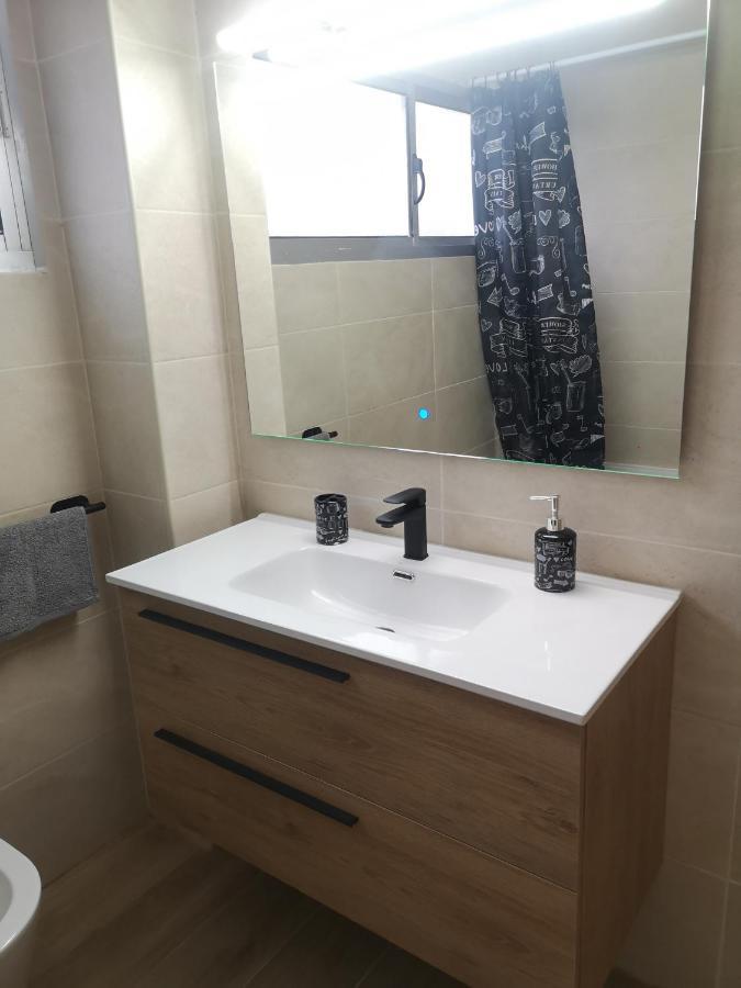 Hostal Mari En La Laguna, Alquiler Habitacion Privada En Hostal, 6 Habitaciones Cerca De La Universidad Y Aeropuerto Norte, 3 Banos Compartidos La Laguna  Exterior foto