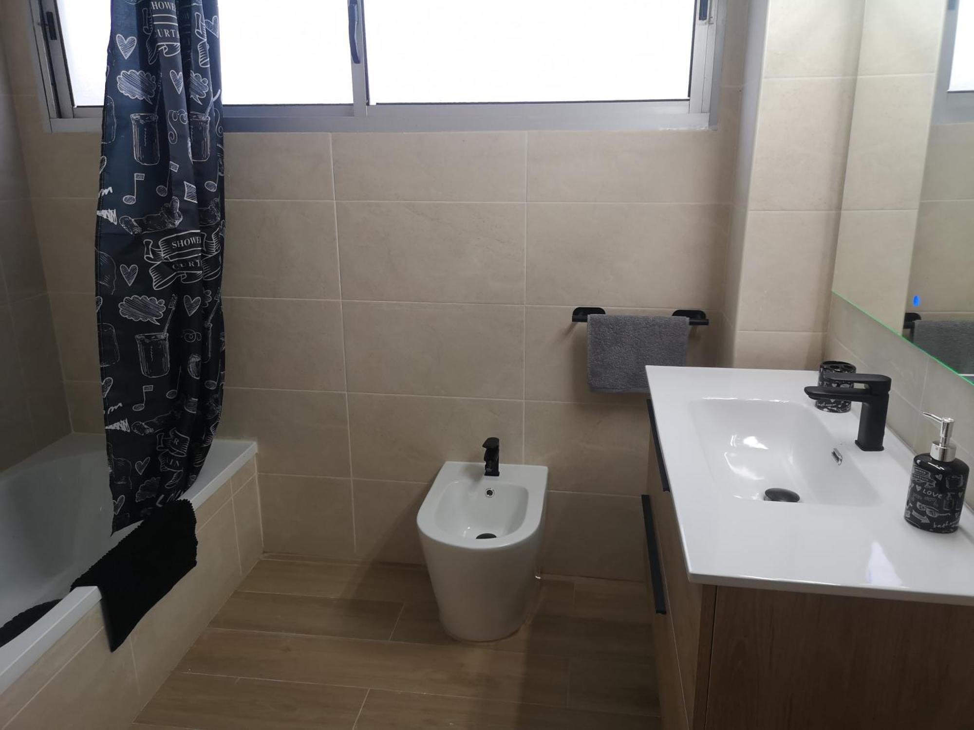 Hostal Mari En La Laguna, Alquiler Habitacion Privada En Hostal, 6 Habitaciones Cerca De La Universidad Y Aeropuerto Norte, 3 Banos Compartidos La Laguna  Exterior foto